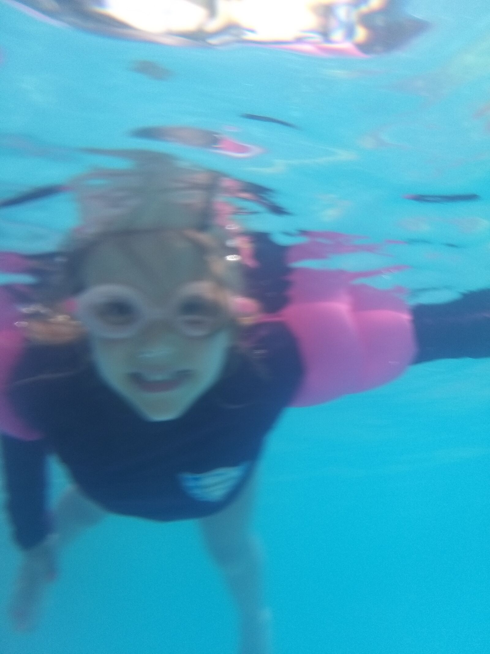 Samsung Galaxy A9 (2018) sample photo. Diving, pool, child photography