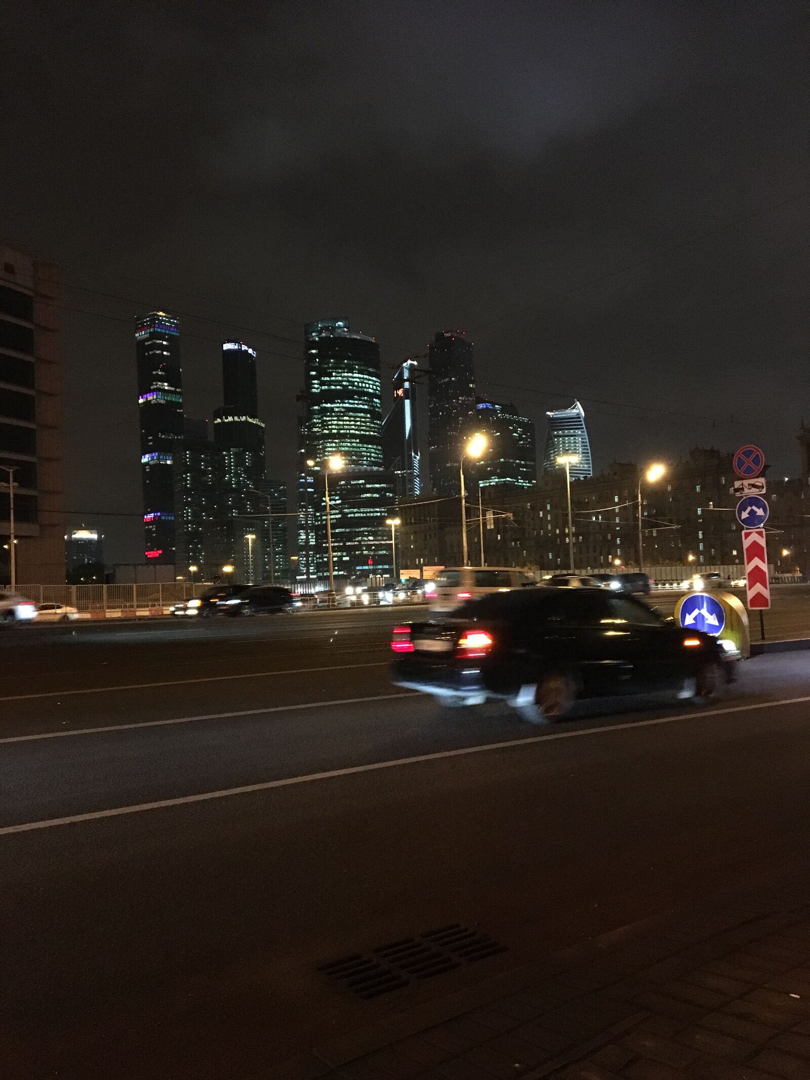 Apple iPhone 6s sample photo. Car, city, lights, night photography
