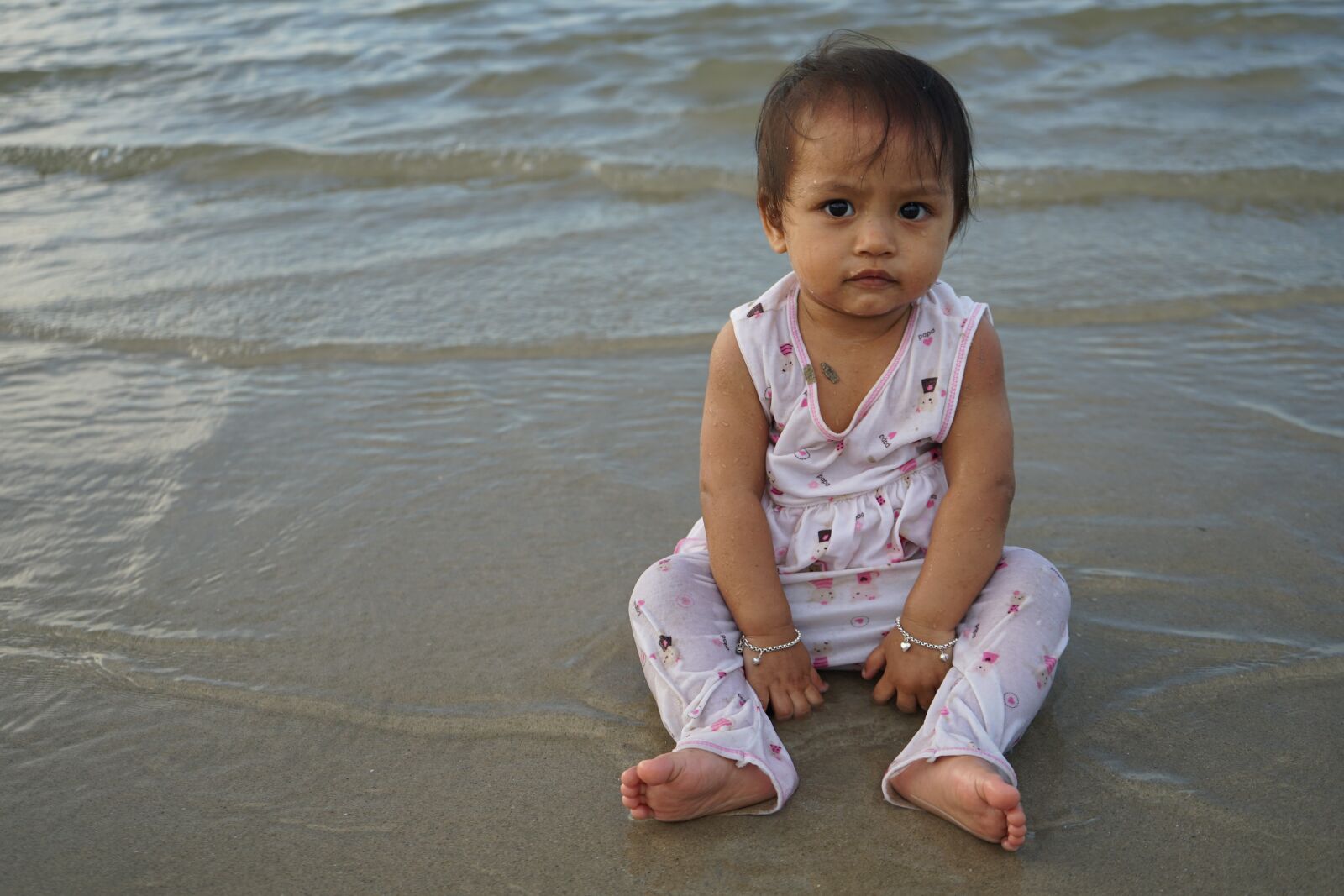 Sony a7 II + Sony FE 28-70mm F3.5-5.6 OSS sample photo. Baby, kids, sea photography