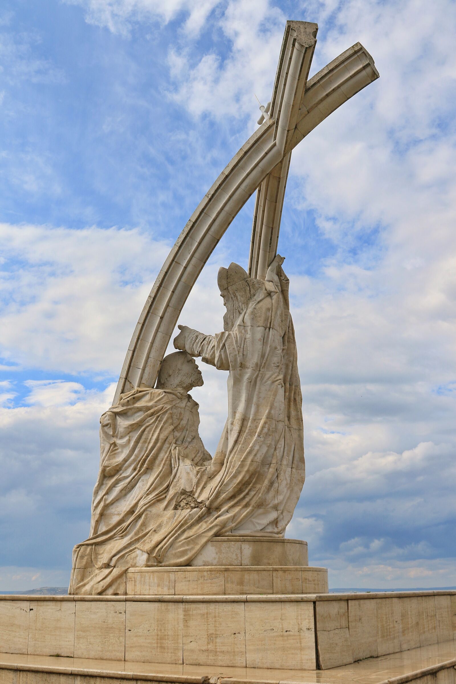 Canon EOS 7D Mark II sample photo. Hungary, esztergom, statue photography