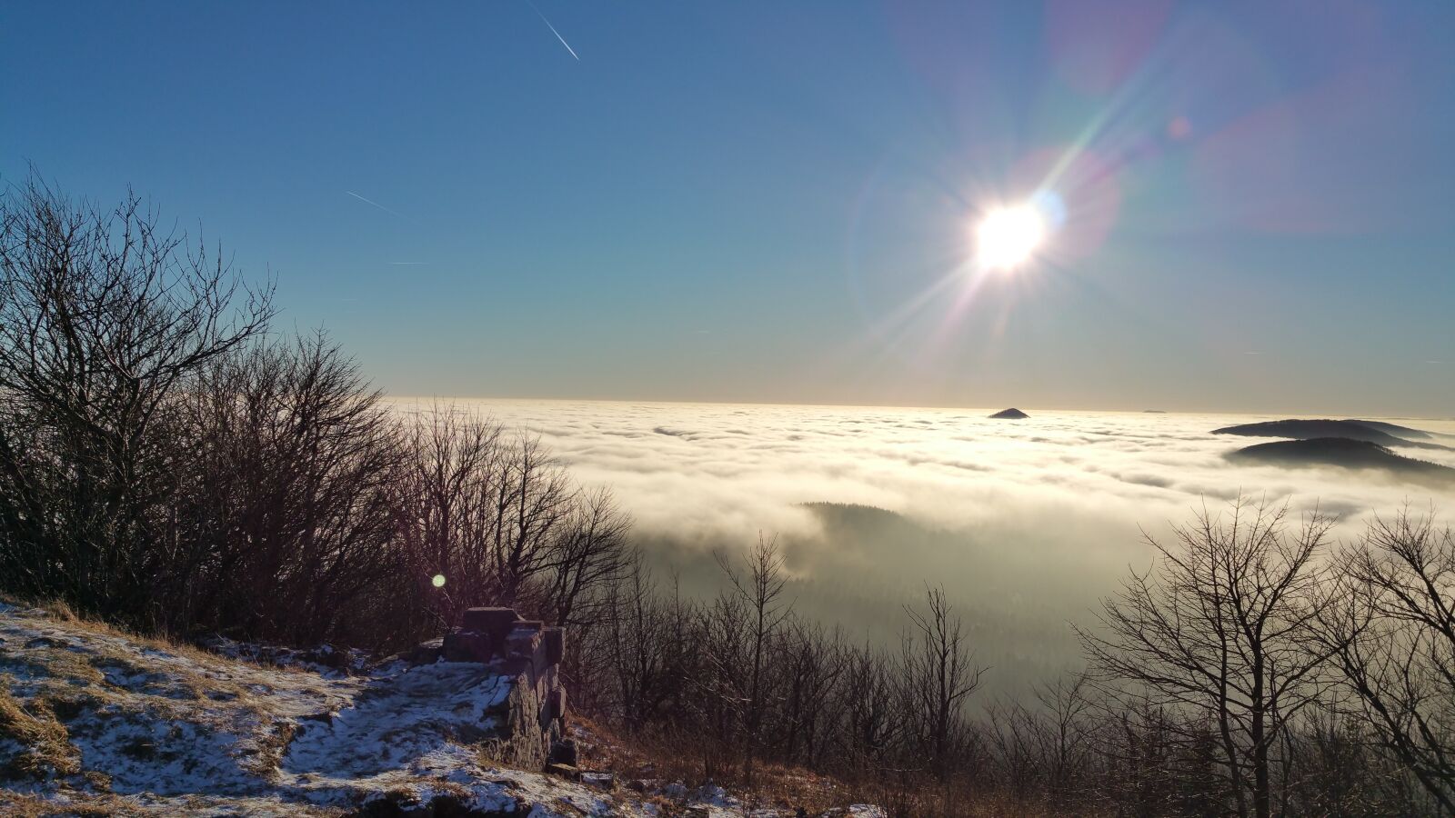 Samsung Galaxy Note4 sample photo. Sun, fog, mountains photography