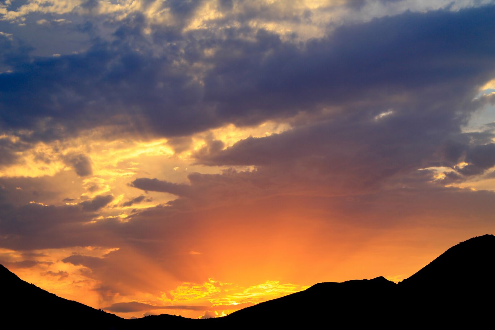 Canon EOS 1100D (EOS Rebel T3 / EOS Kiss X50) sample photo. Sunset, panoramic, sky photography