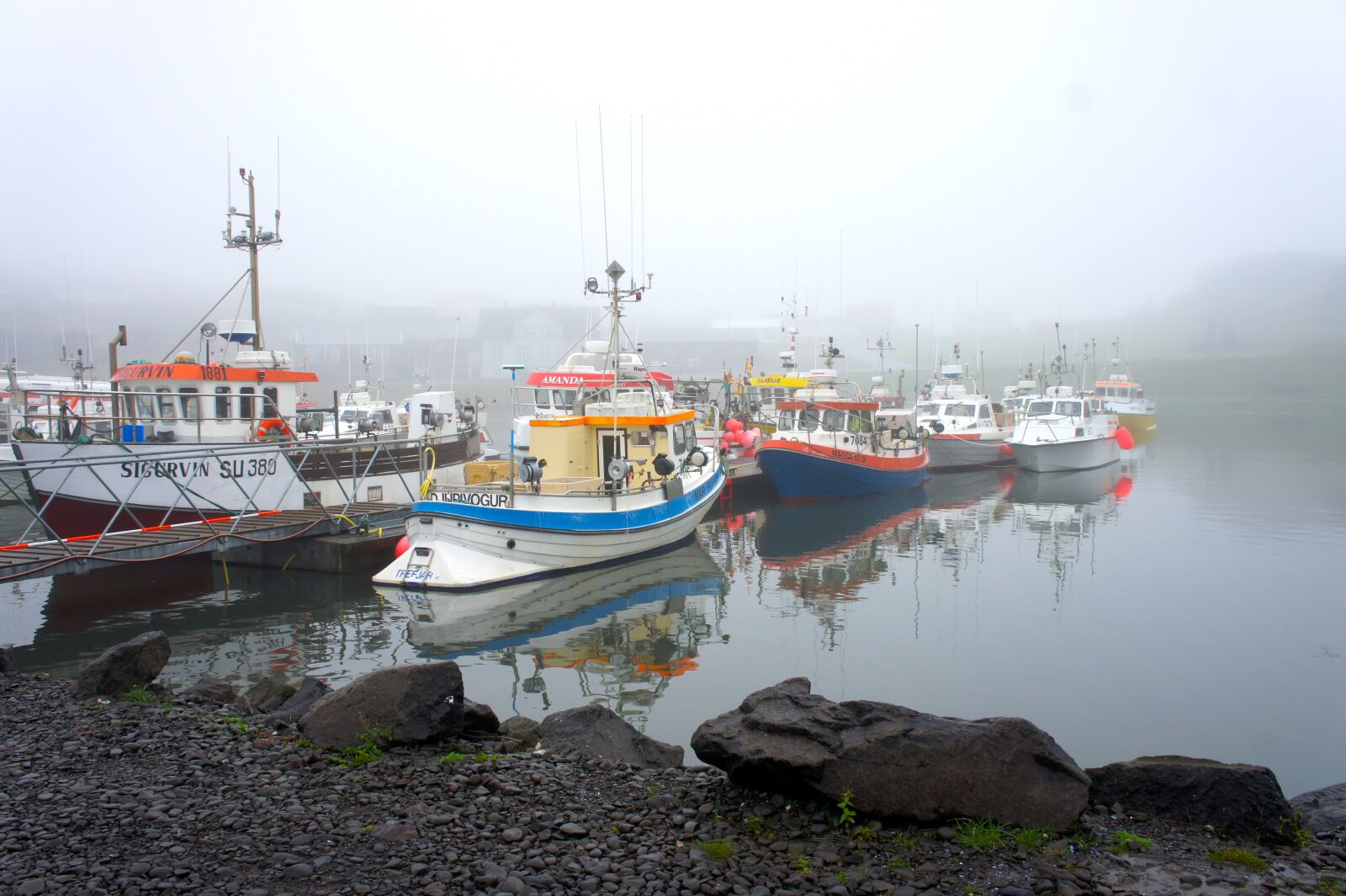 Sony Alpha NEX-3 + Sony E 18-55mm F3.5-5.6 OSS sample photo. Iceland, port, fishing vessels photography