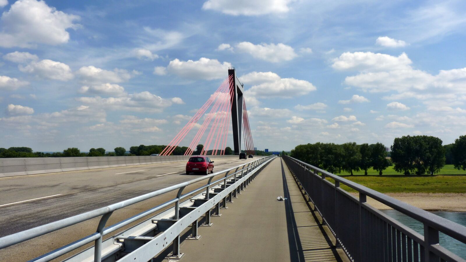 Panasonic Lumix DMC-FZ35 (Lumix DMC-FZ38) sample photo. Bridge, düsseldorf, rhine photography