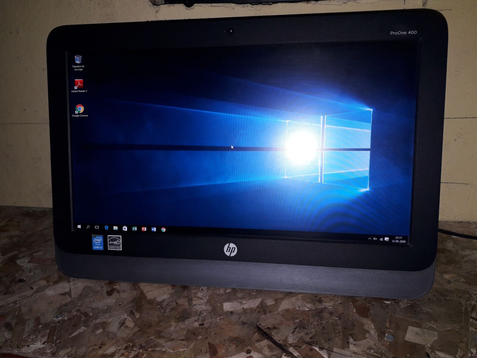 Samsung Galaxy J6 sample photo. Computer, desktop, modern photography
