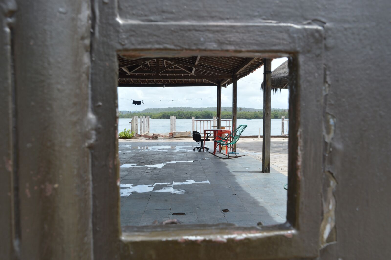 Nikon D3200 sample photo. Busted, gate closed pontal photography