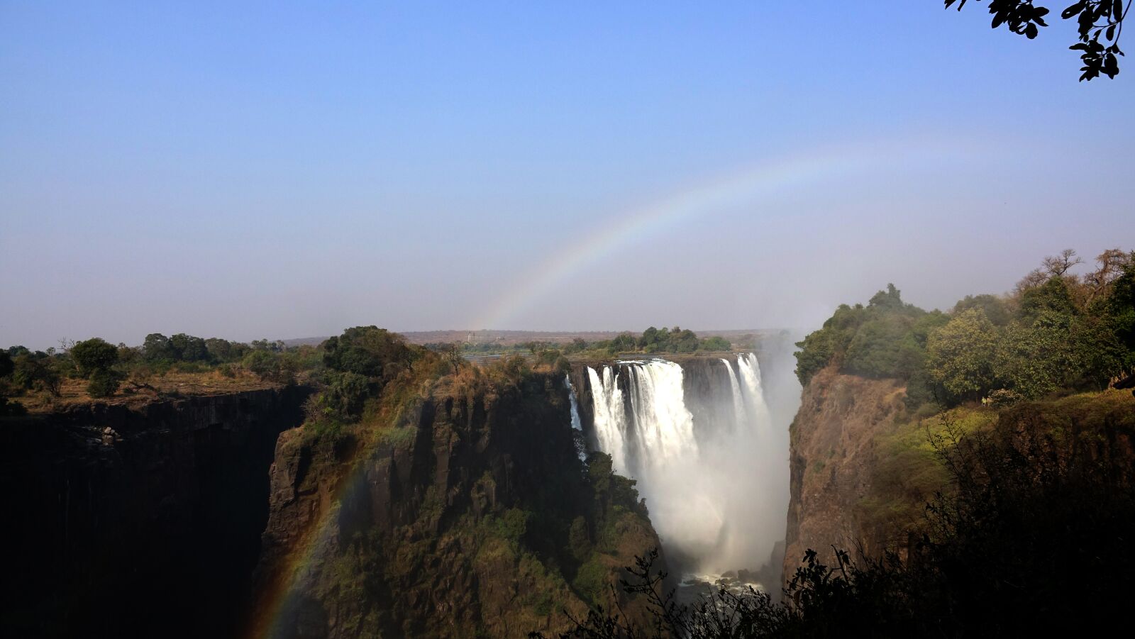 Sony Cyber-shot DSC-RX10 III sample photo. Victorian case, zambezi, africa photography