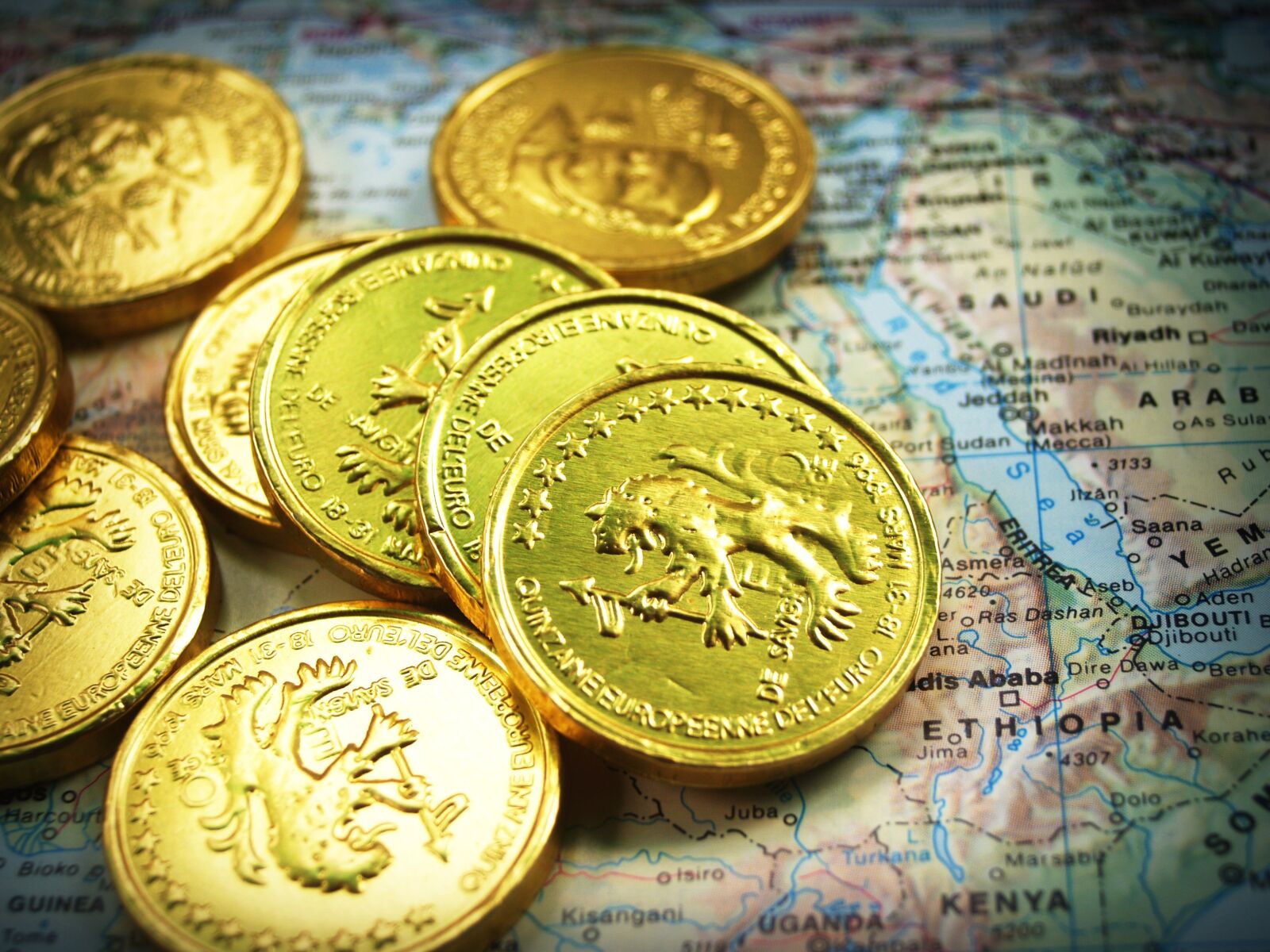 Olympus E-300 (EVOLT E-300) sample photo. Coin, gold, cash photography