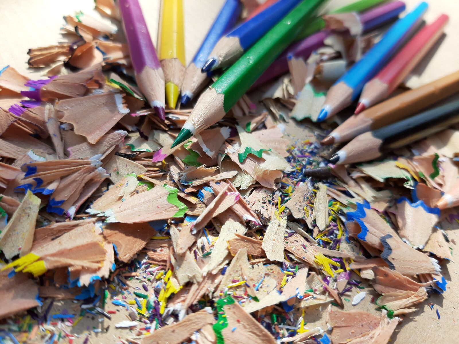Samsung Galaxy A50 sample photo. Pencil, colorful, school photography