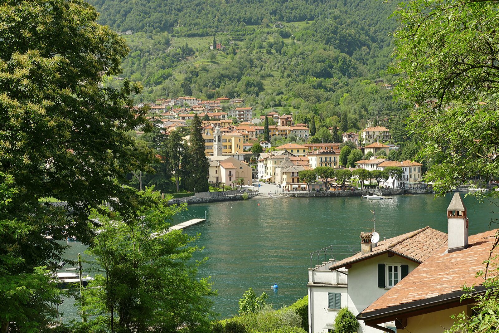 Panasonic Lumix DMC-FZ1000 sample photo. Italy, lake como, lenno photography