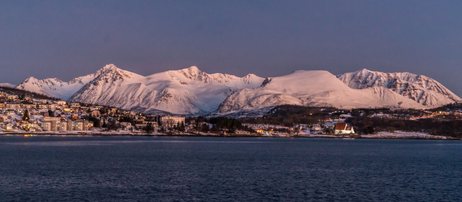 Sony a7R II + Sony FE 24-240mm F3.5-6.3 OSS sample photo. Norway, coast line, water photography