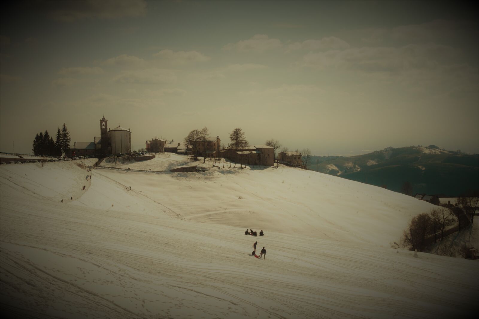 Canon EOS 500D (EOS Rebel T1i / EOS Kiss X3) sample photo. Campofontana, mountain, snow photography