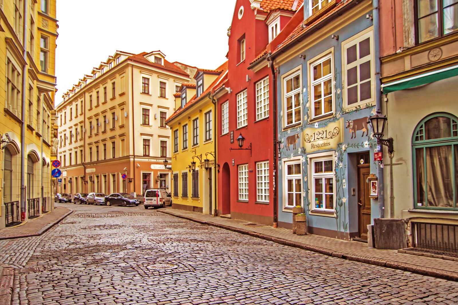 Tamron SP AF 17-50mm F2.8 XR Di II LD Aspherical (IF) sample photo. City, riga, europe photography