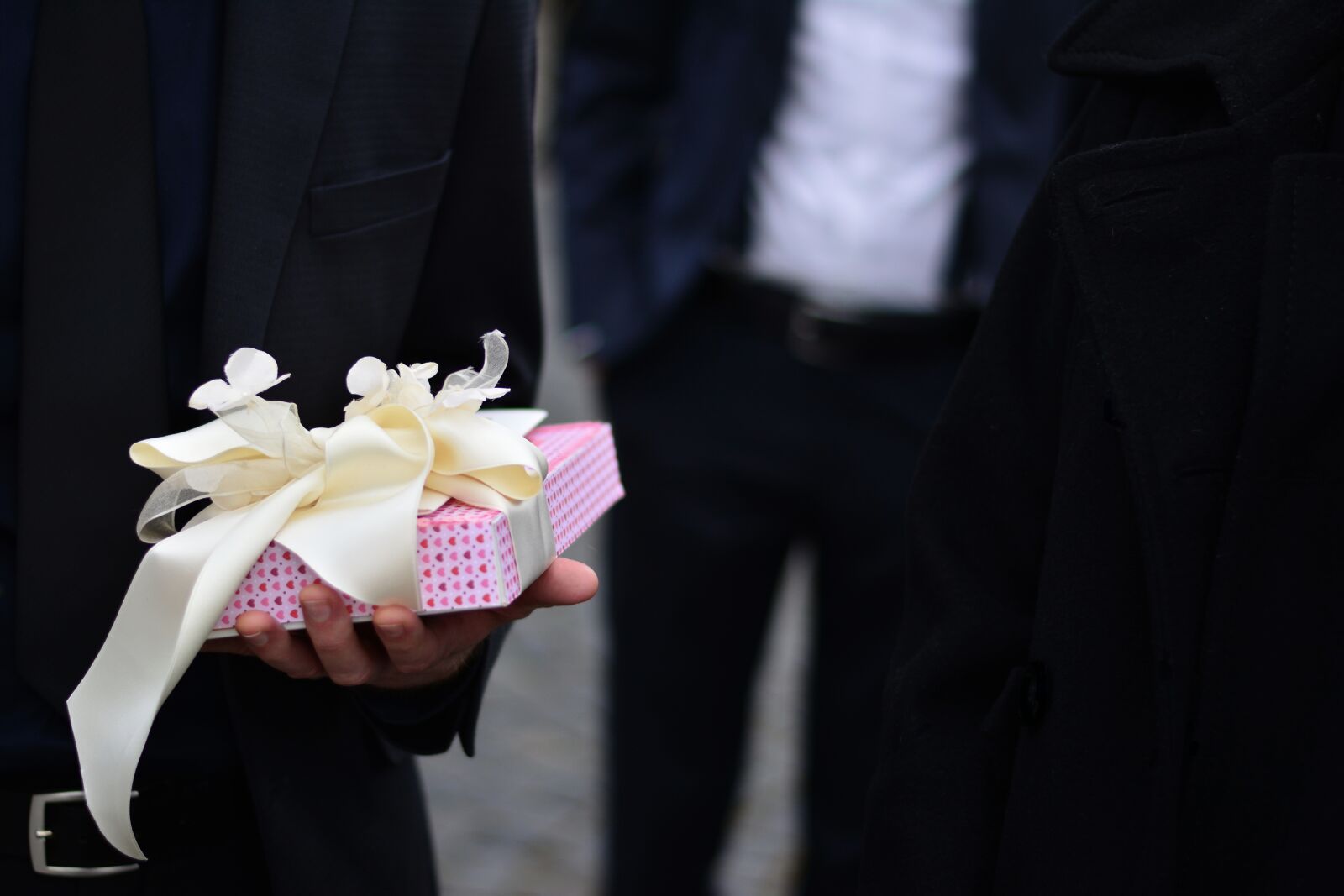 Nikon D5200 sample photo. Gift, celebration, wedding photography