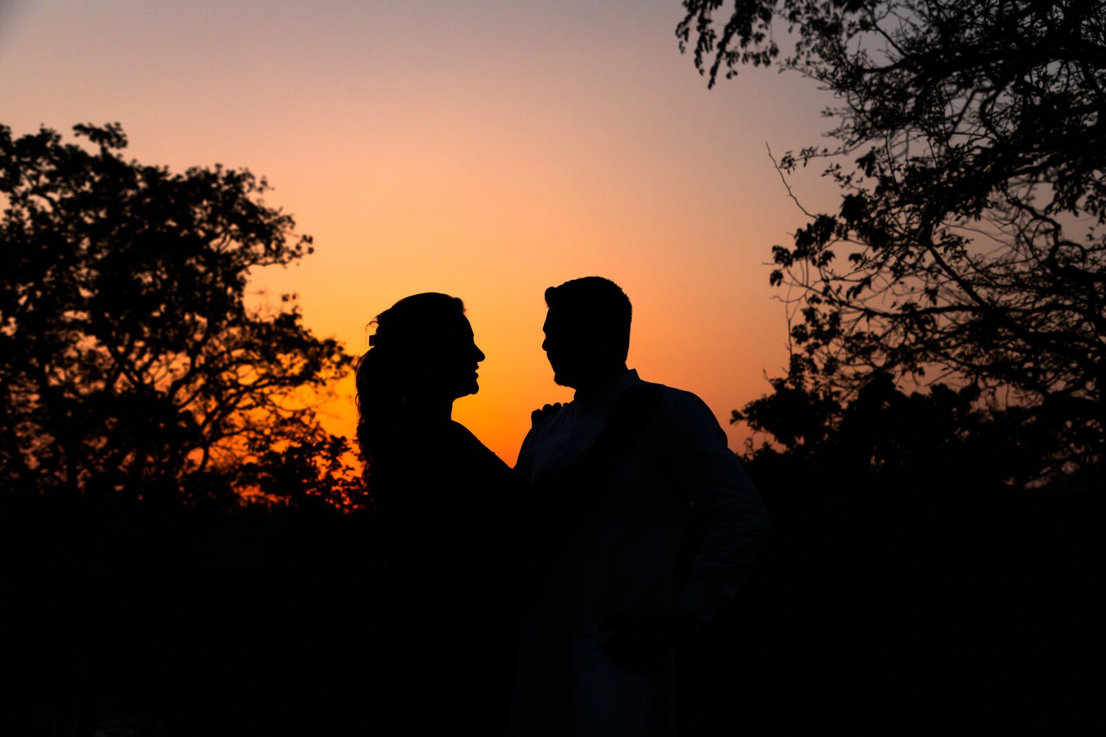 Canon EOS 6D Mark II sample photo. Love, couple, romance photography