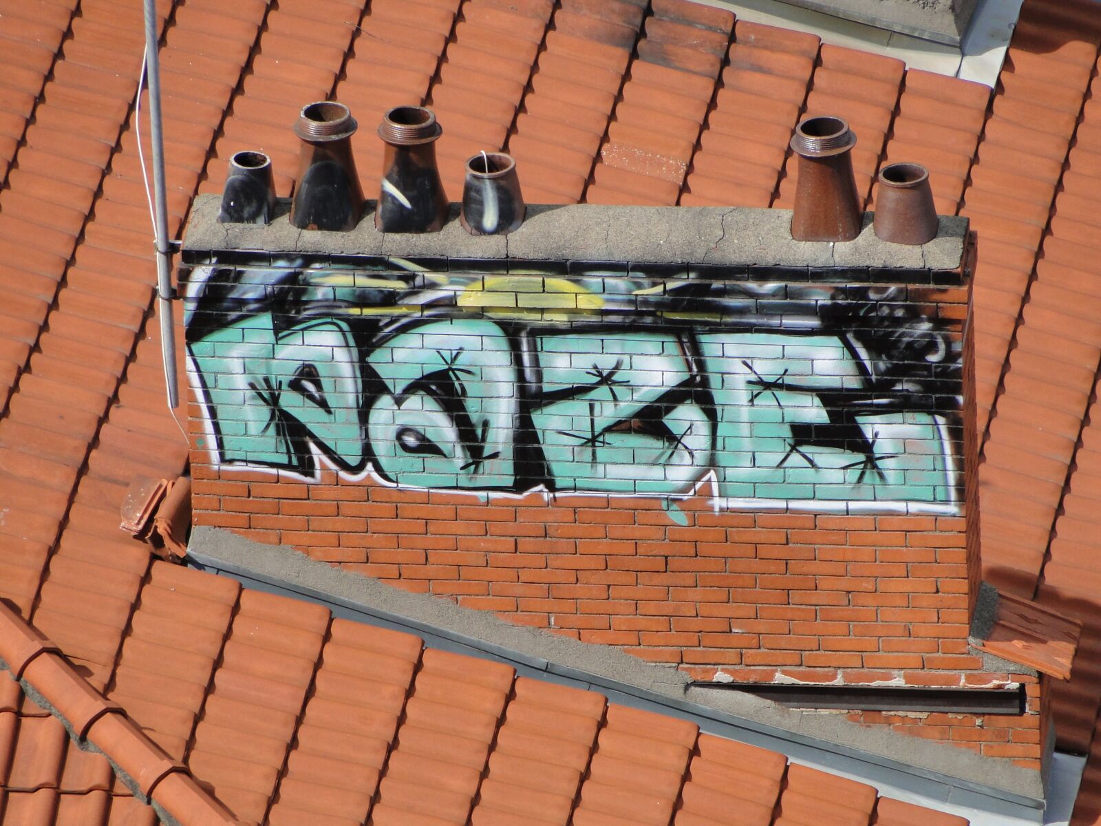 Sony Cyber-shot DSC-HX1 sample photo. Fireplace, roof, roofing photography