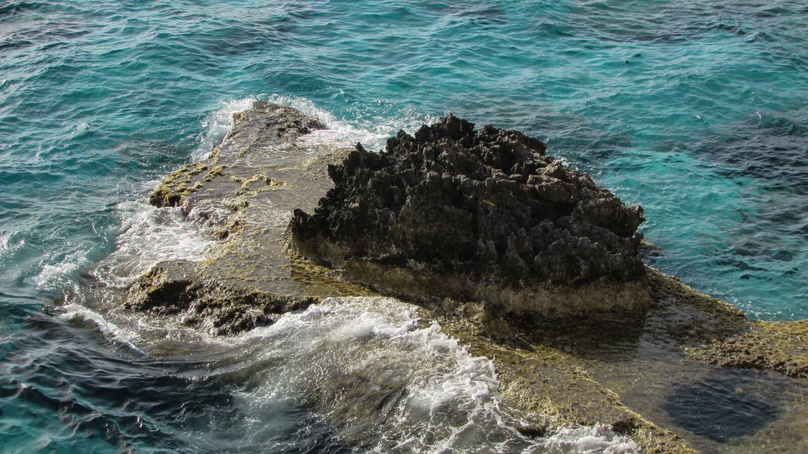 Canon PowerShot SX400 IS sample photo. Rock, sea, wave photography