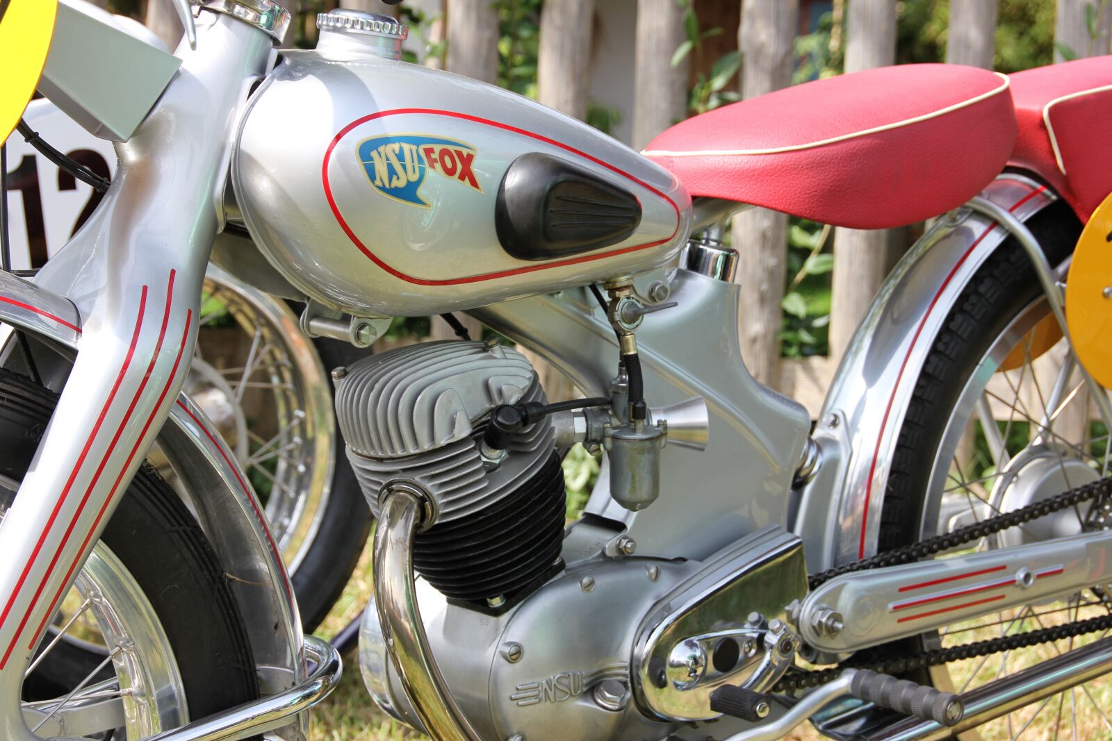 Canon EOS 550D (EOS Rebel T2i / EOS Kiss X4) sample photo. Transport system, wheel, motorcycle photography