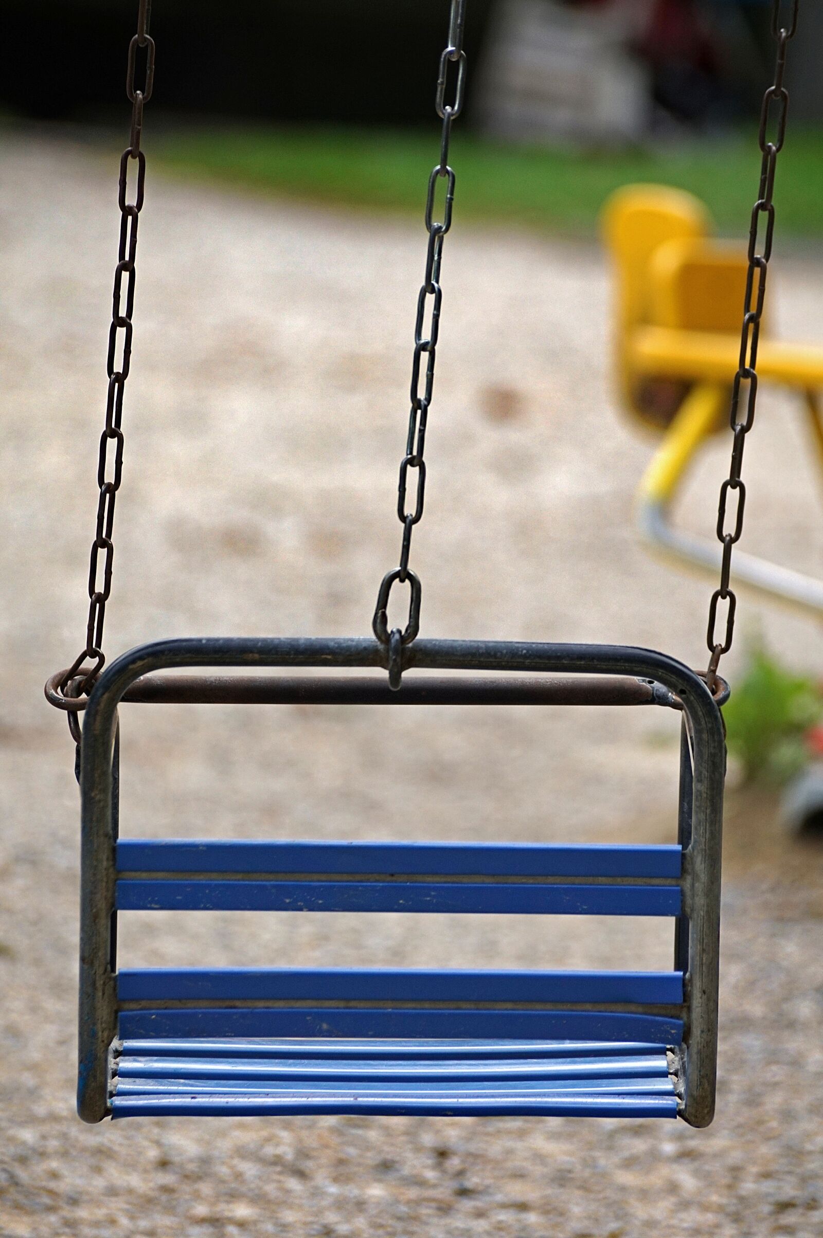 Sony DT 55-300mm F4.5-5.6 SAM sample photo. Swing, carousel, turn photography