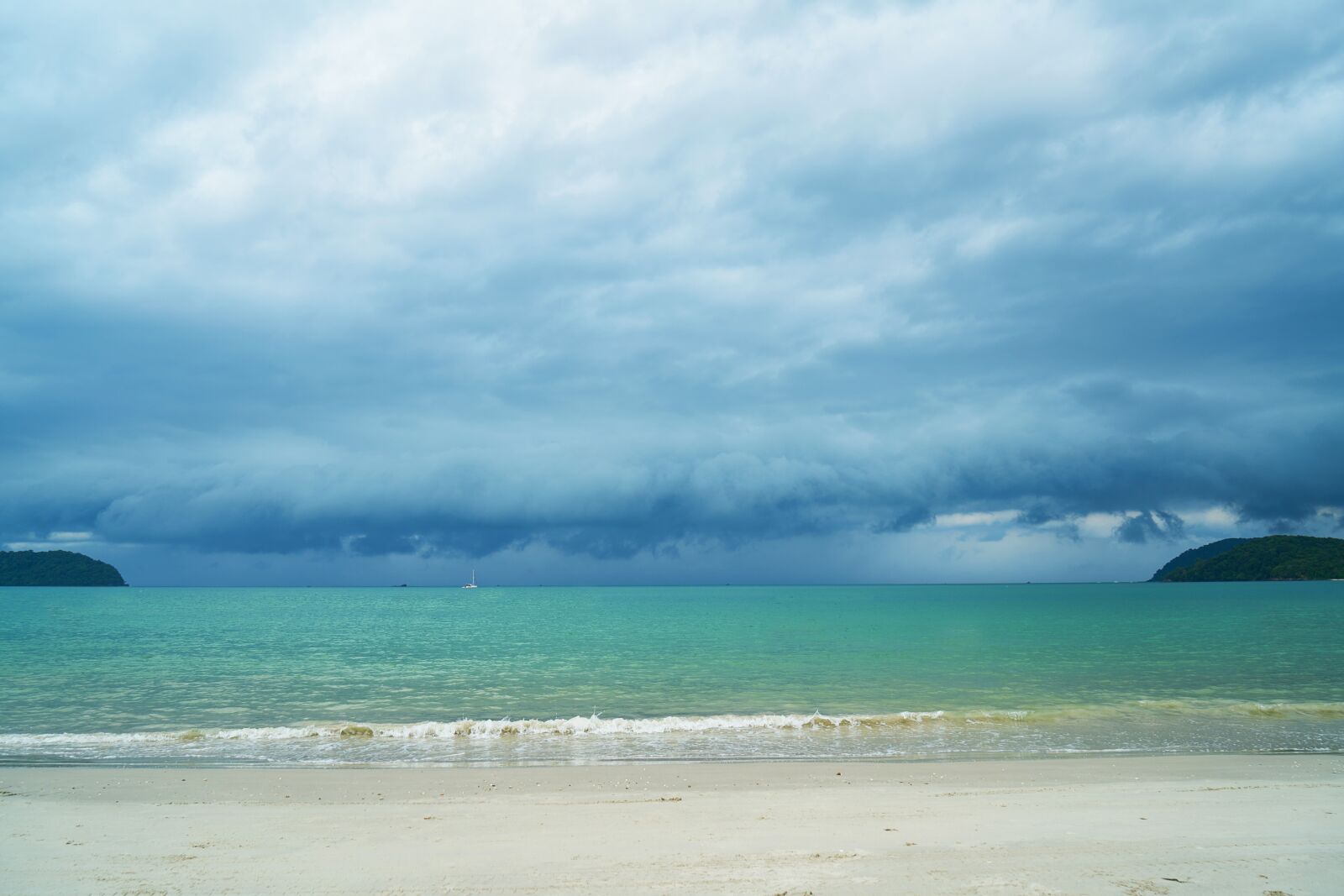 Sony a7R II sample photo. Landscape, clouds, blue photography