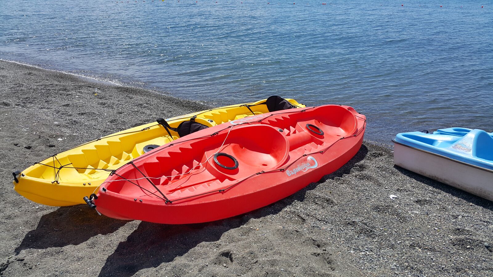 Samsung Galaxy Note4 sample photo. Plastic, boat, times photography