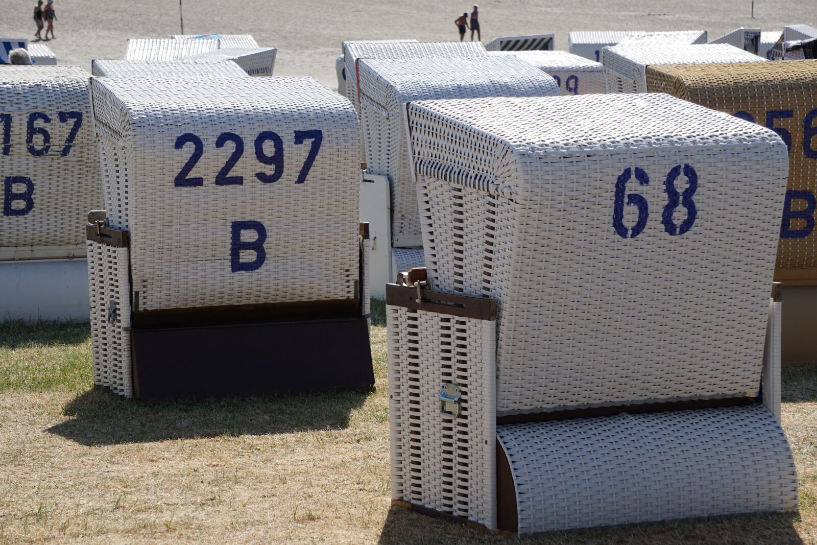 Sony E 55-210mm F4.5-6.3 OSS sample photo. Beach, sun, summer photography