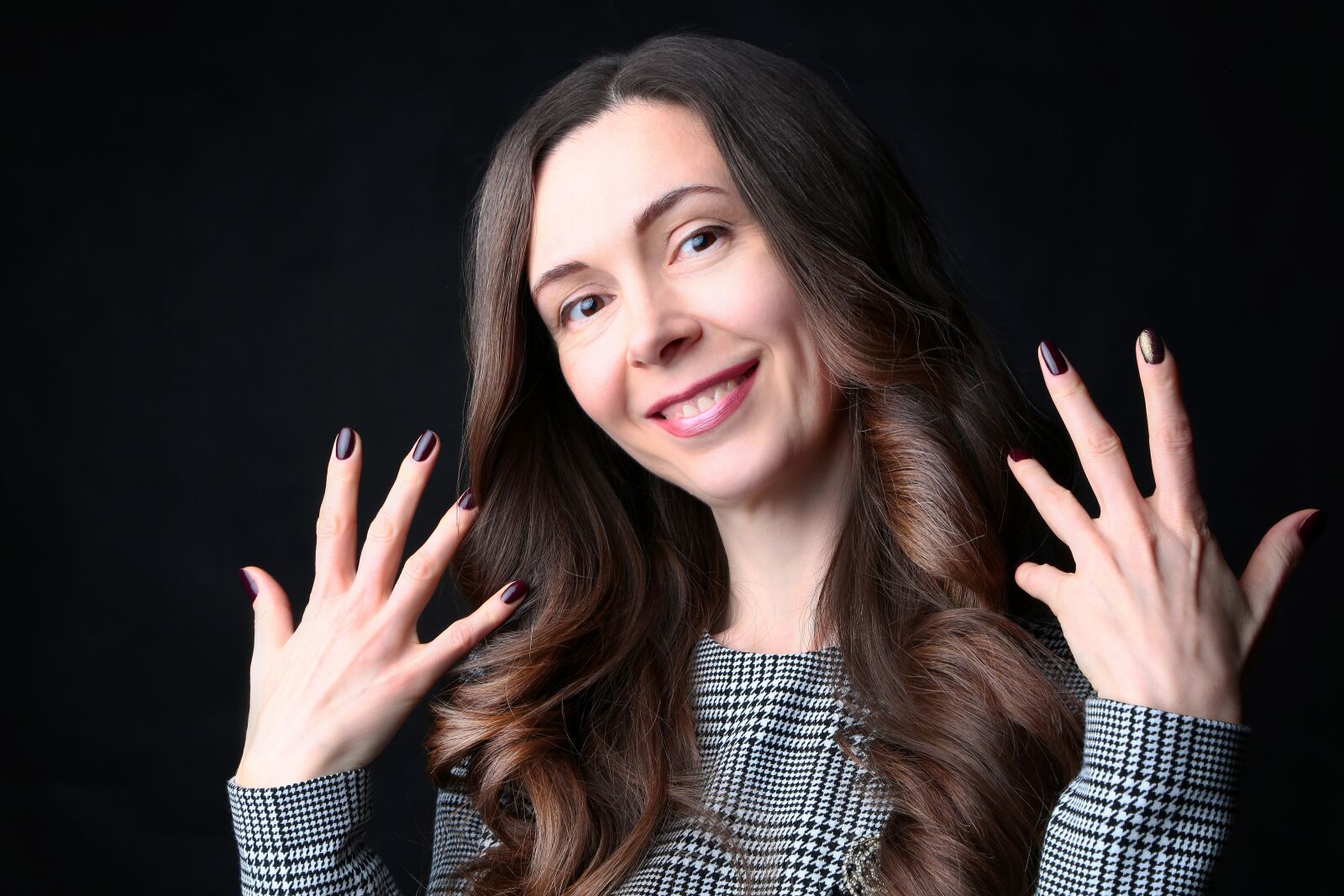 Canon EF 24-105mm F4L IS USM sample photo. Woman, hands, portrait photography