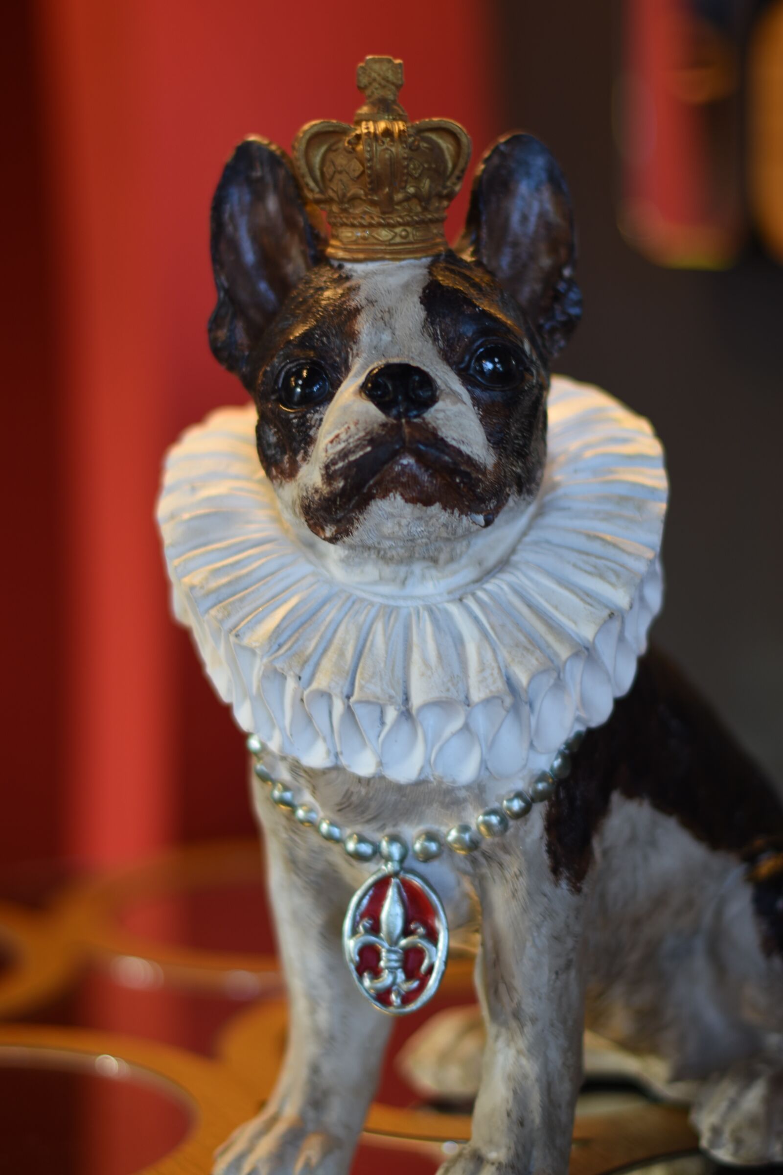 Nikon D7200 sample photo. Dog, sculpture, monument photography