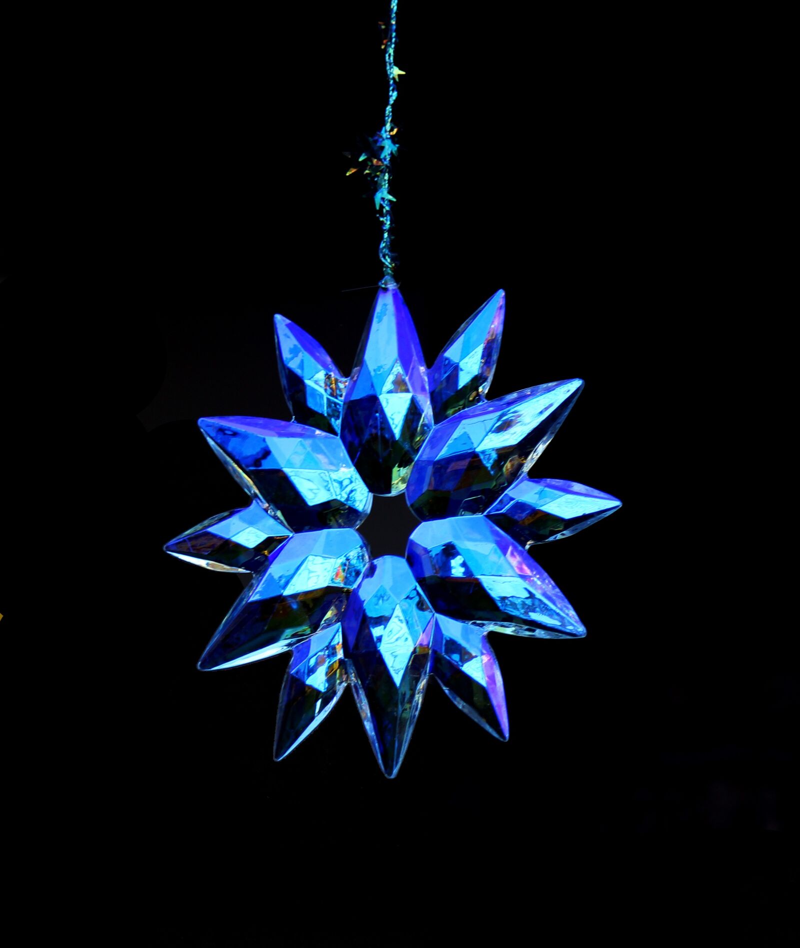 Canon EOS 100D (EOS Rebel SL1 / EOS Kiss X7) sample photo. Star, prism, blue photography