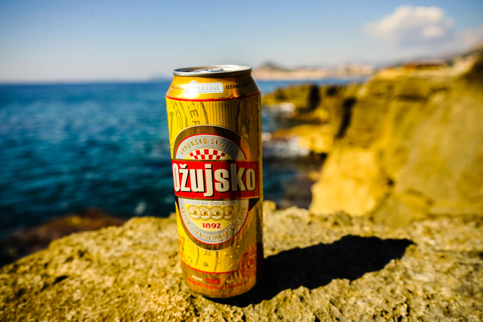 Sony a7 II + Sony FE 28-70mm F3.5-5.6 OSS sample photo. Beer, blue, capture, chilling photography