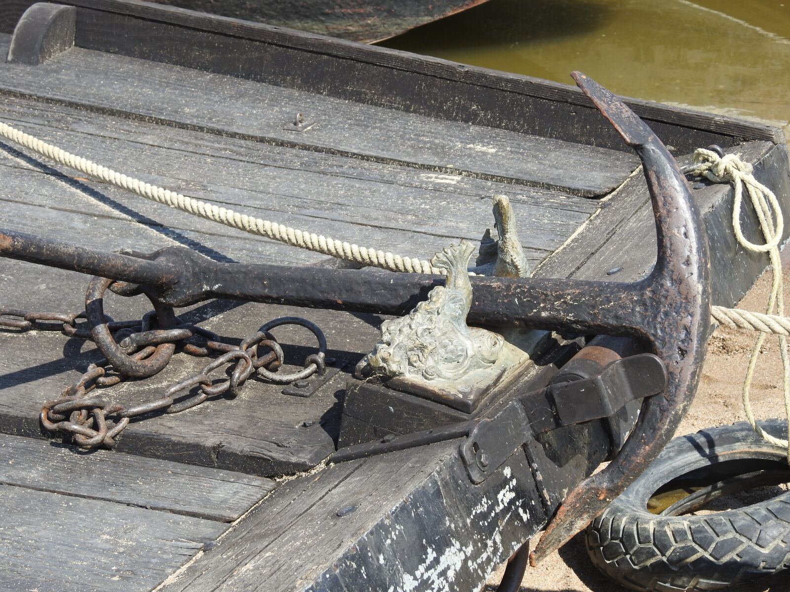 Nikon Coolpix P900 sample photo. Anchor, boat, river photography