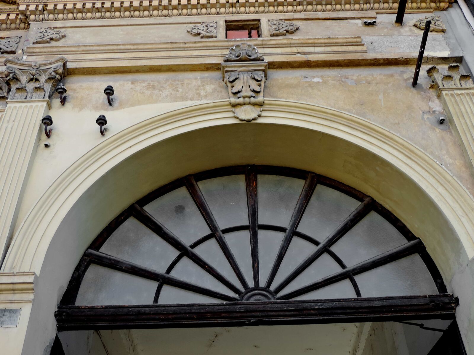 Nikon Coolpix P520 sample photo. Baroque, decoration, entrance, facade photography
