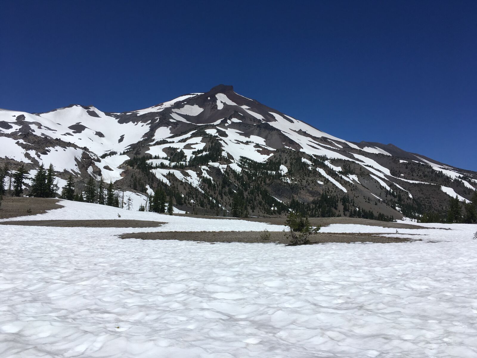 Apple iPhone SE sample photo. Mountain, snow, blue sky photography