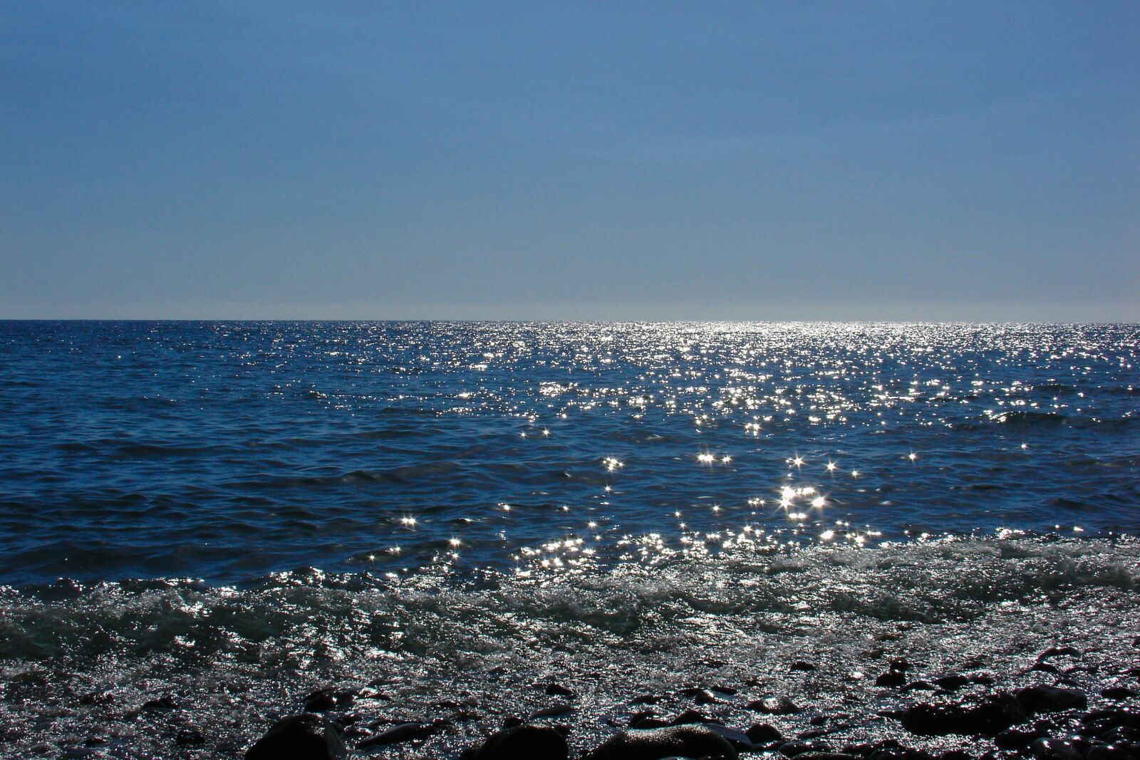 Sony DSC-V3 sample photo. Sea, water, reflections photography