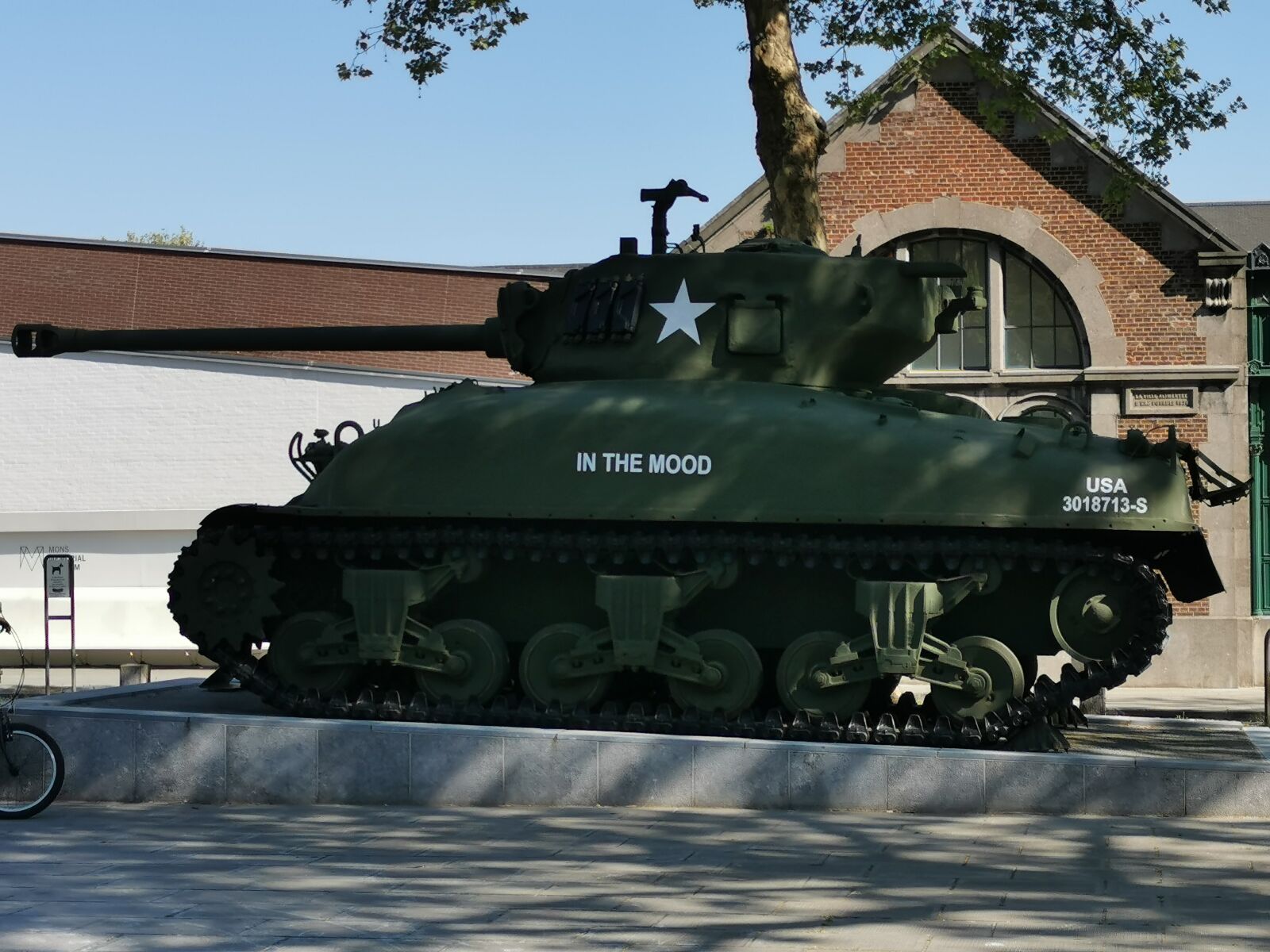 HUAWEI P30 sample photo. Tank, char, vehicle photography