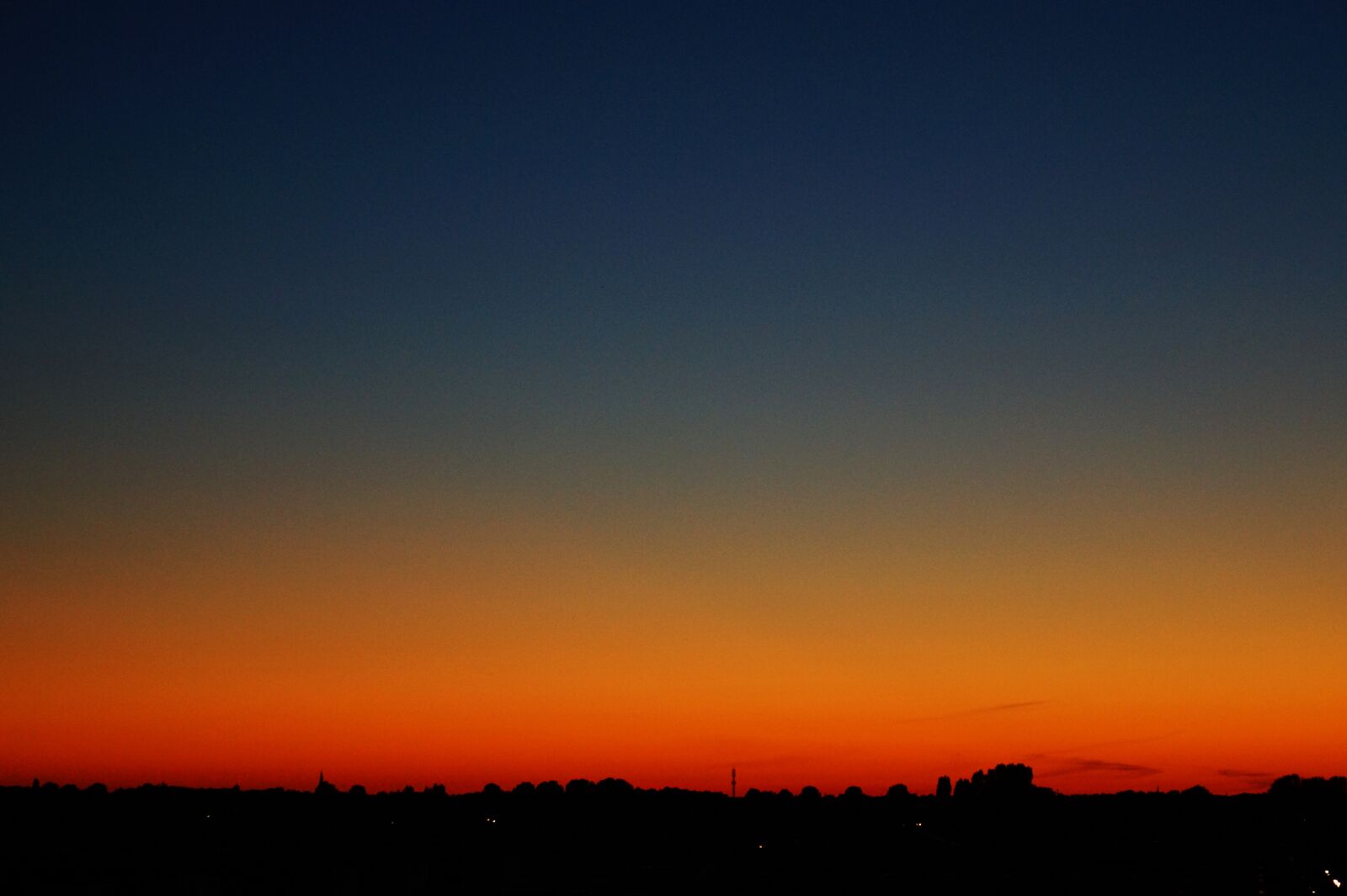 Sony SLT-A58 sample photo. Bright, colourful, dark, dawn photography