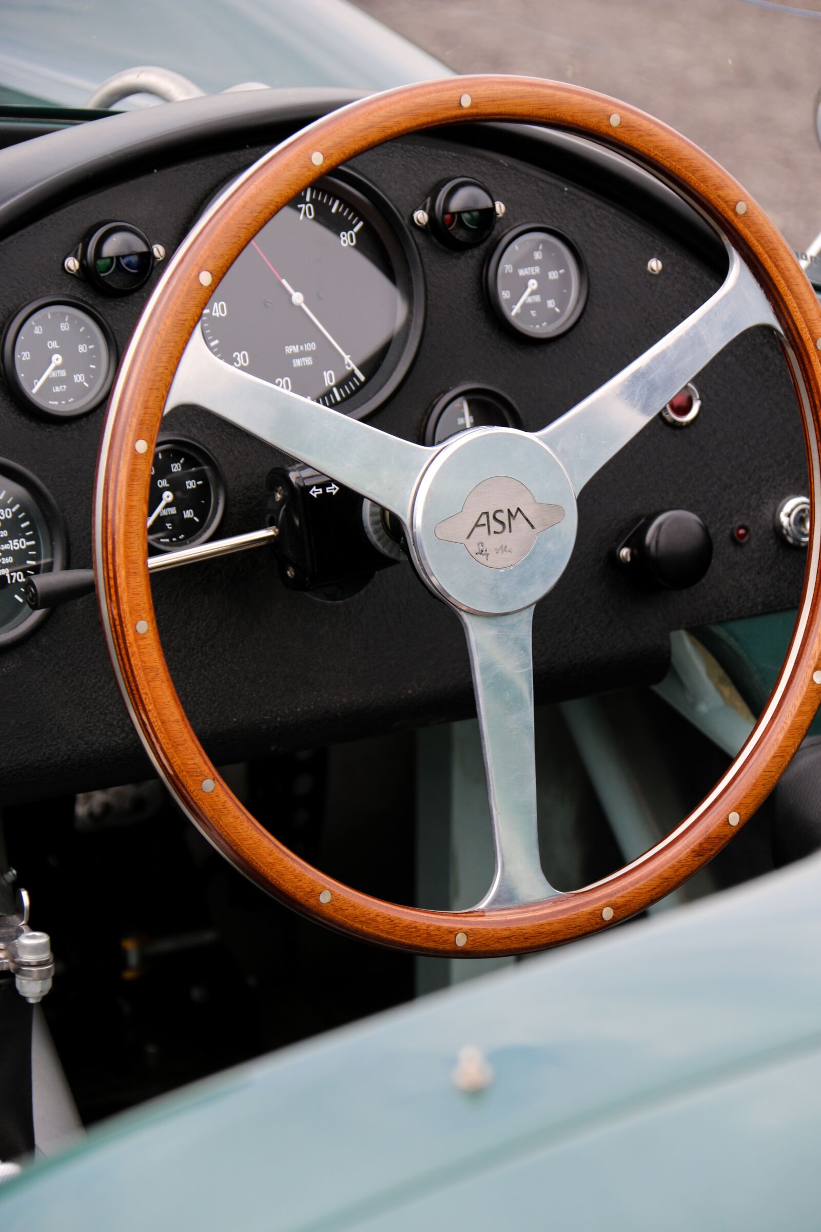 Canon EF-S 18-200mm F3.5-5.6 IS sample photo. Steering wheel, car, auto photography