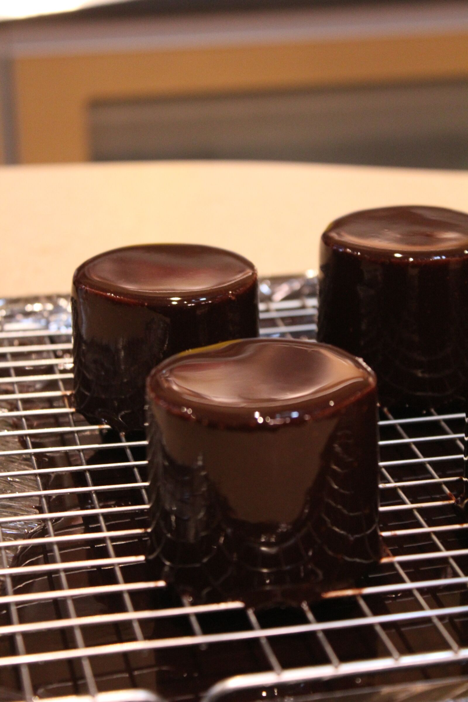 Canon EOS 550D (EOS Rebel T2i / EOS Kiss X4) sample photo. Chocolate, cake, dessert photography