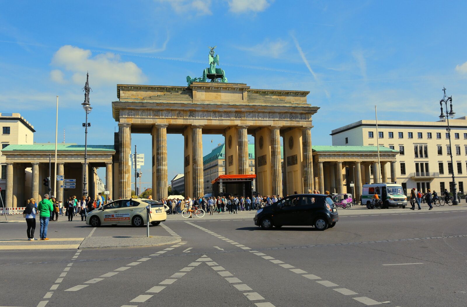 Canon EF 24-70mm F2.8L USM sample photo. Berlin, brandenburg gate, landmark photography