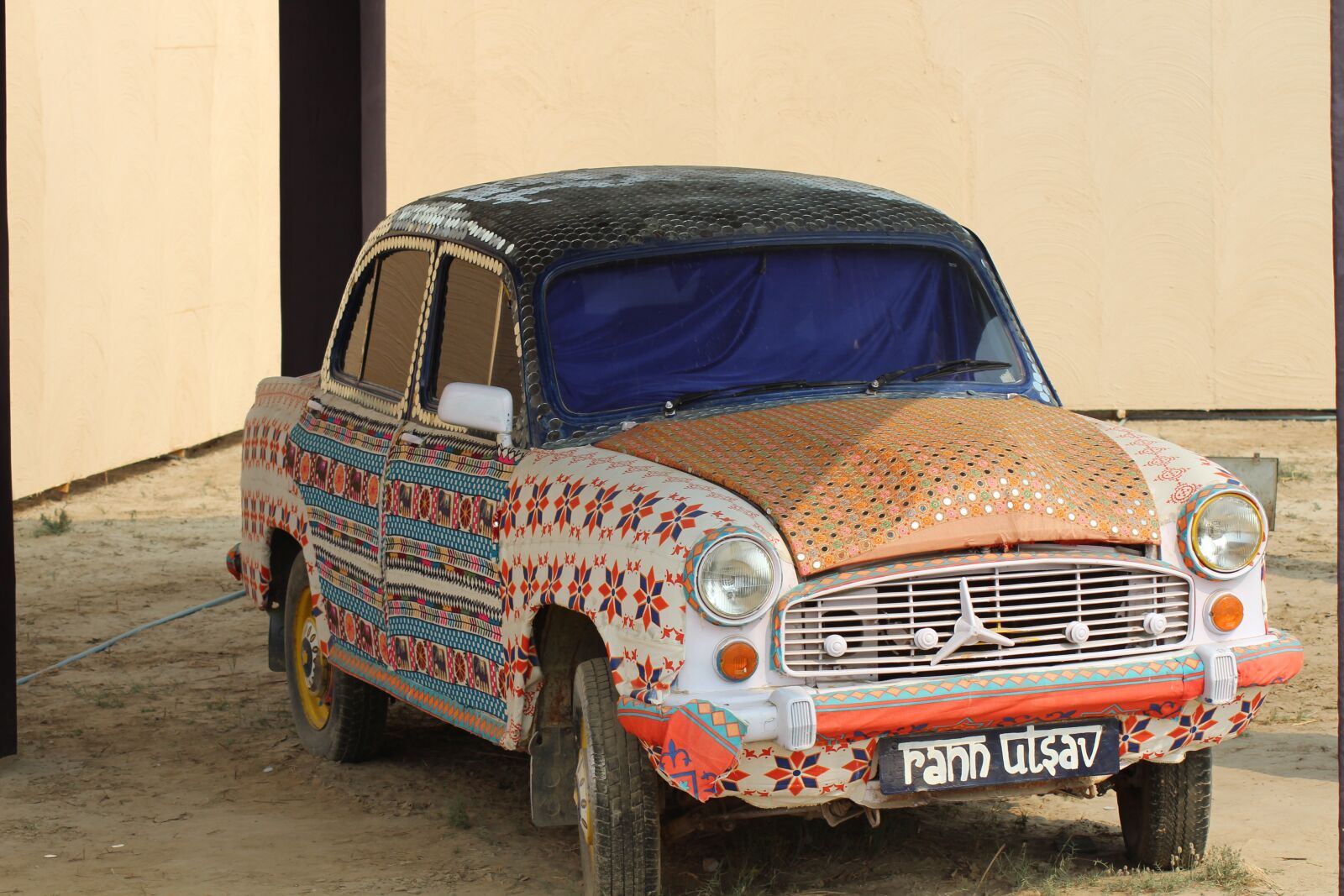 Canon EOS 700D (EOS Rebel T5i / EOS Kiss X7i) sample photo. Decorative, car, vintage photography