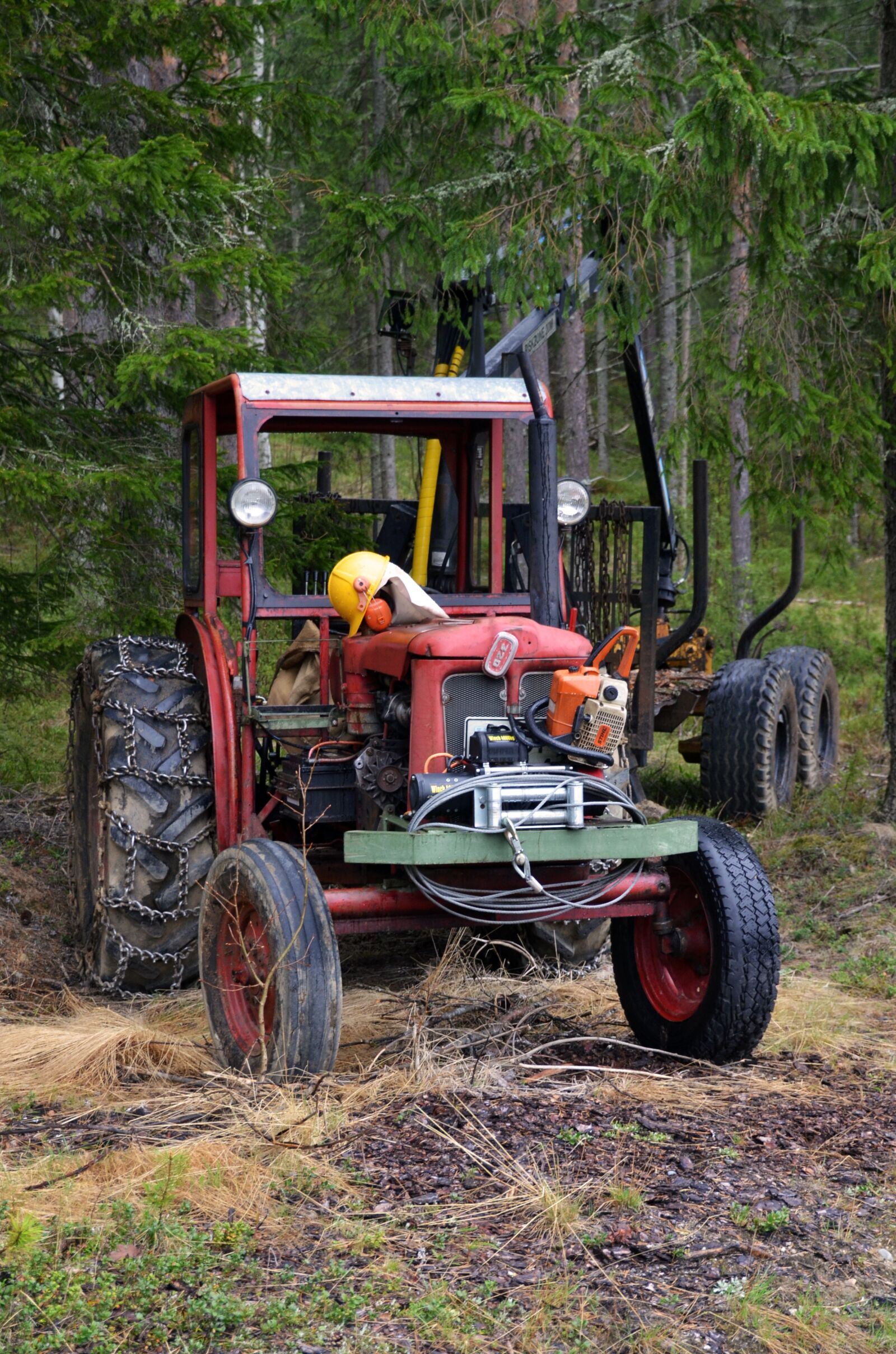 Nikon D5100 sample photo. Tractor, ultervattnet, forest photography