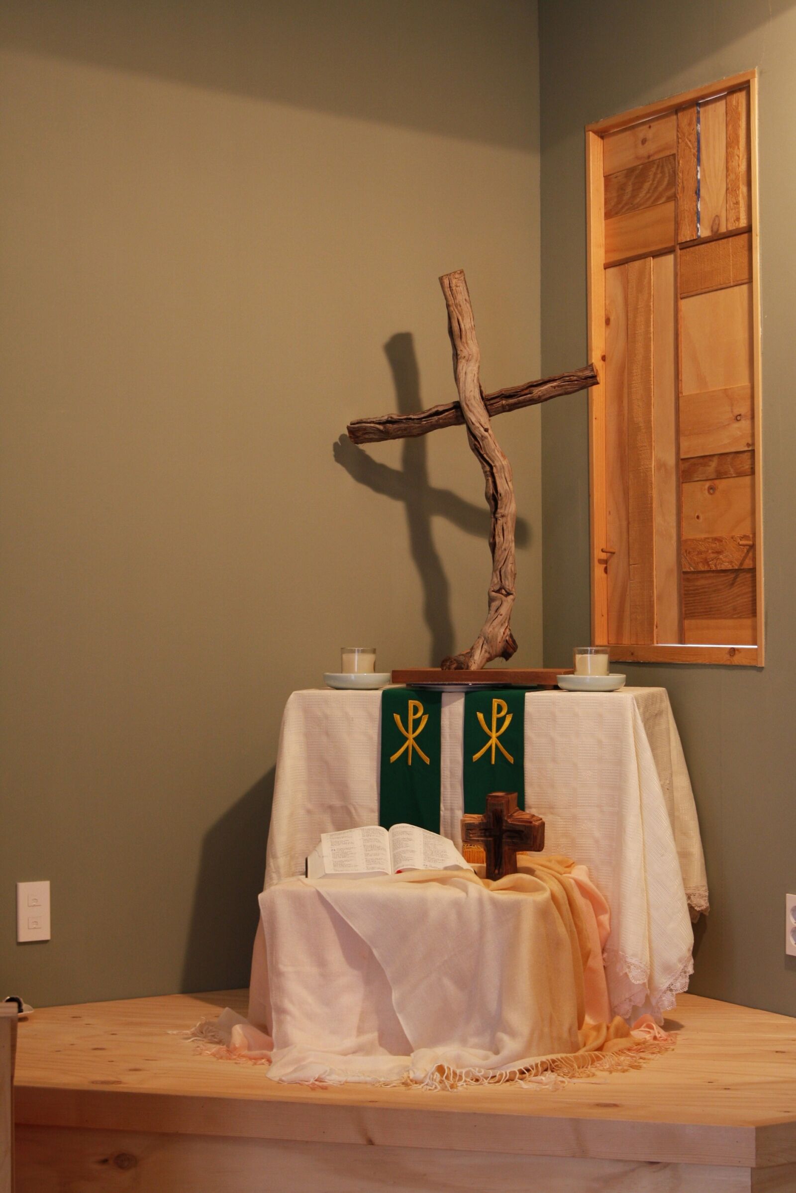 Canon EOS 40D sample photo. Cross, chapel, church photography
