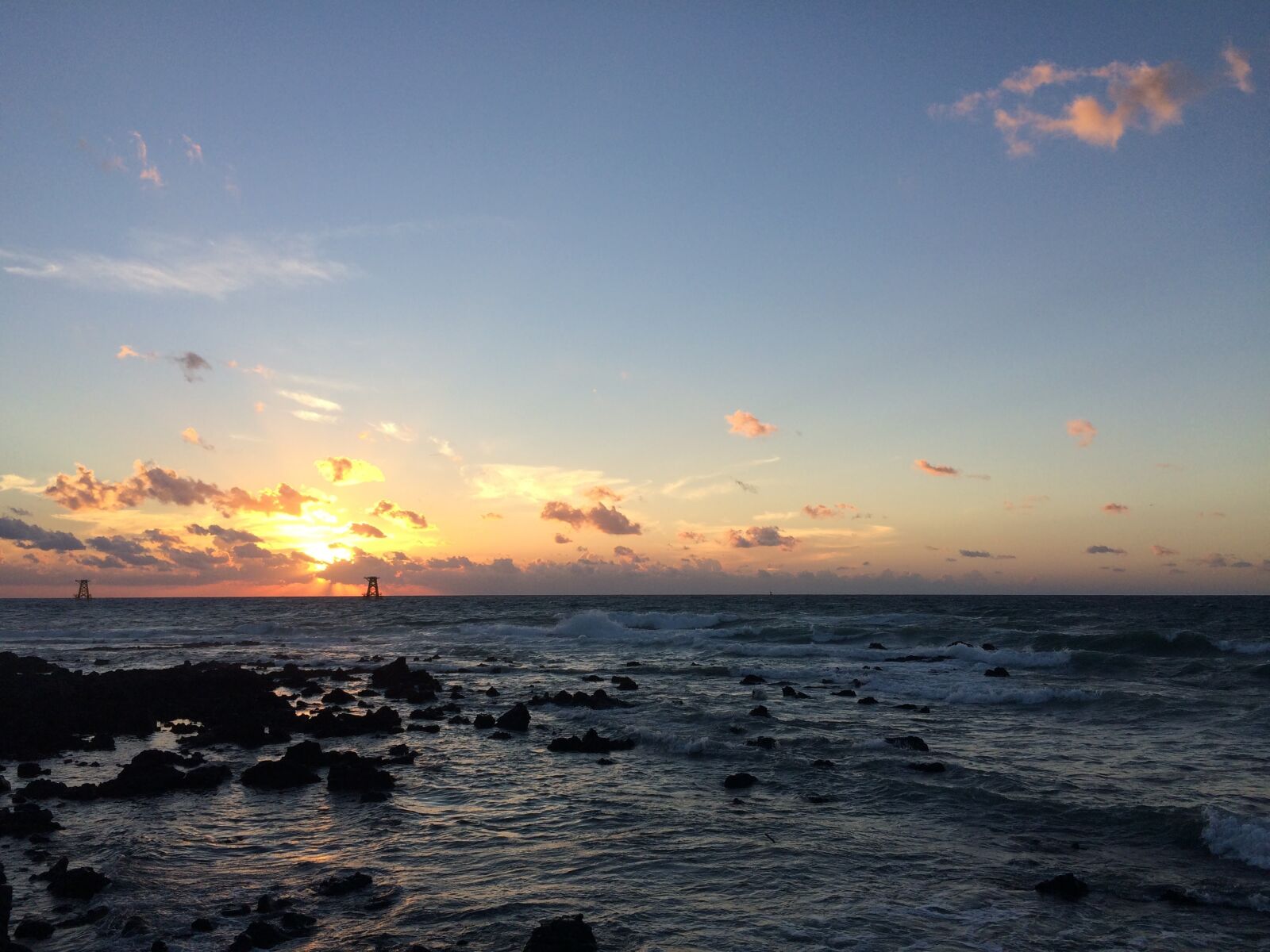 iPhone 5s back camera 4.15mm f/2.2 sample photo. Sea, glow, jeju island photography