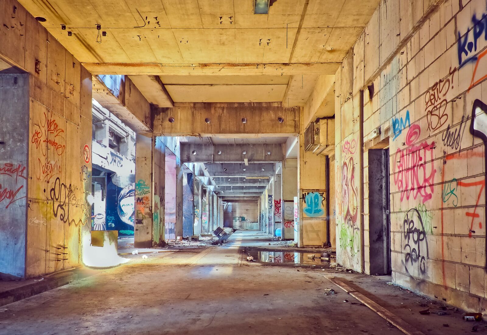 Olympus OM-D E-M10 sample photo. Lost places, rooms, abandoned photography