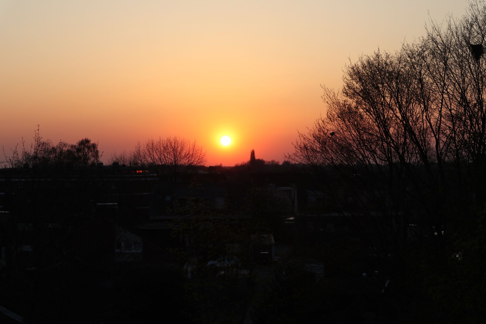 Canon EOS M100 sample photo. Sunset, sun, sunrise photography