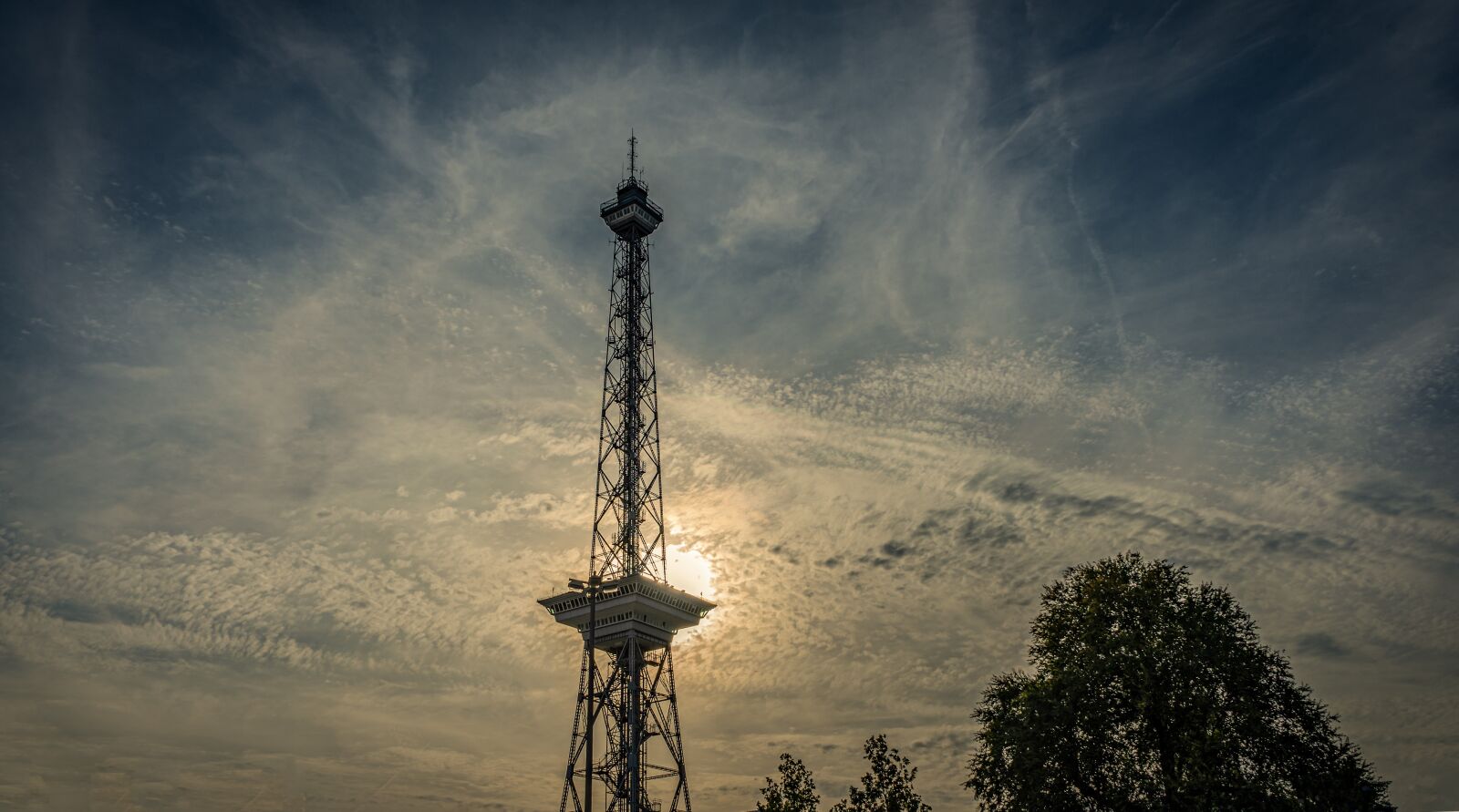 Sony a7 II + Sony FE 28-70mm F3.5-5.6 OSS sample photo. Radio tower, berlin, architecture photography
