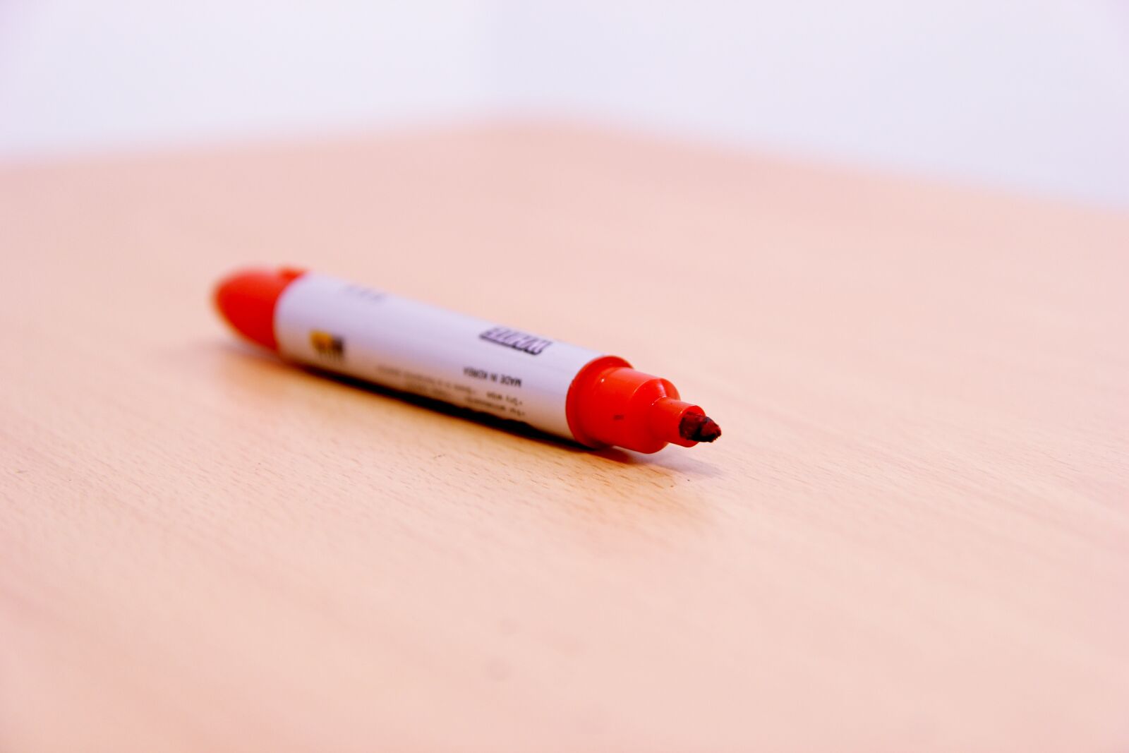 Canon EOS 60D sample photo. Study, maker, board photography
