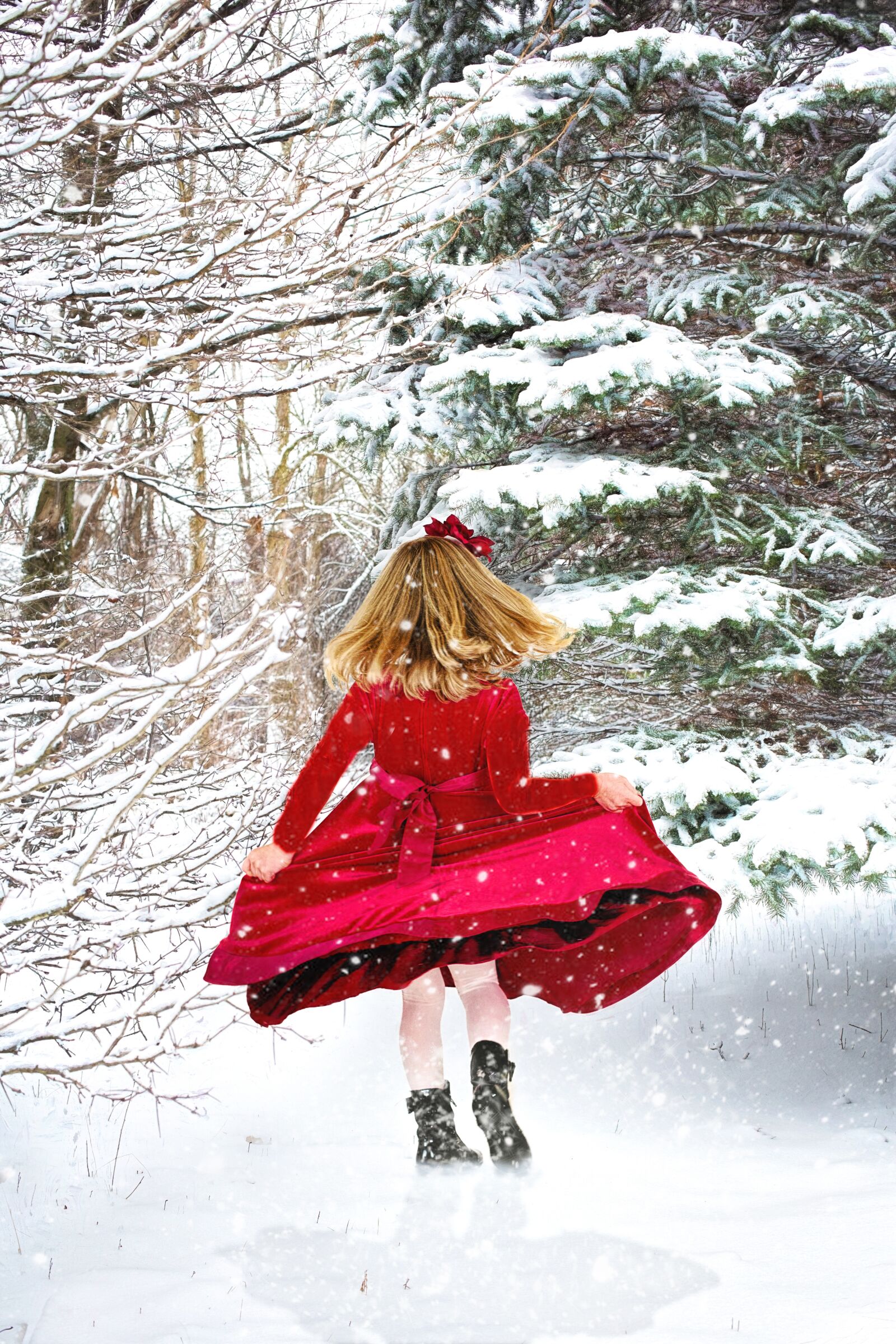 Canon EF 50mm F1.4 USM sample photo. Christmas, little girl, red photography