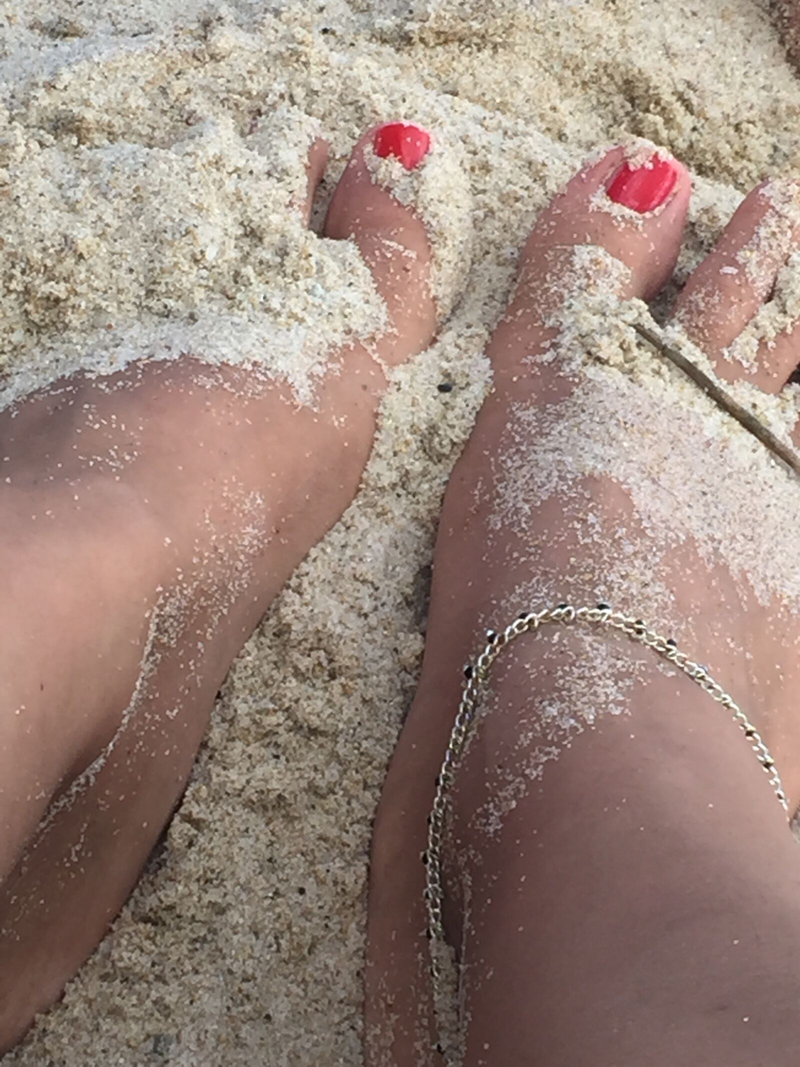 iPhone 6 Plus back camera 4.15mm f/2.2 sample photo. Anklet, feet, nail, polish photography