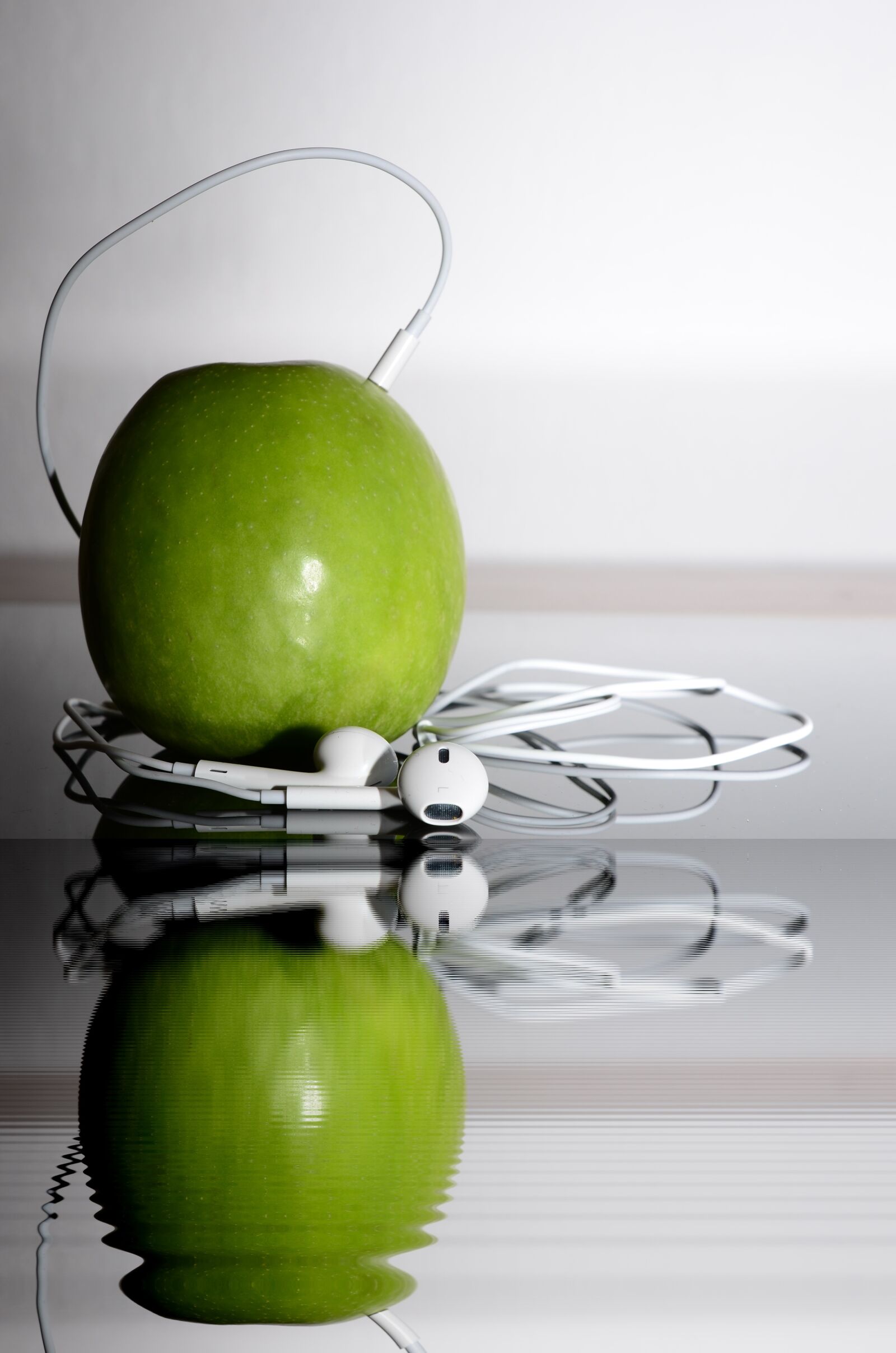 Nikon D5100 sample photo. Apple, ipod, iphone photography